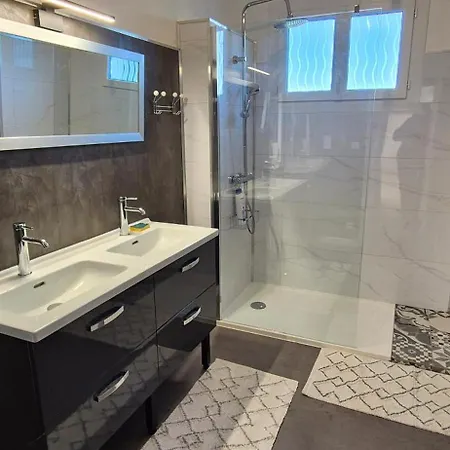 Maison Au Milieu Des Vignes *